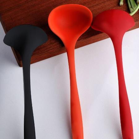 工廠(chǎng)直發(fā)食品級(jí)硅膠勺子家用湯勺廚房用品耐高溫?zé)o毒不黏米易清洗